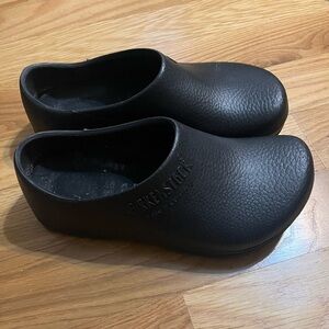 Birkenstock Chef Clogs, Black, Nice Condition, Women’s Size 9 (So Comfortable!)